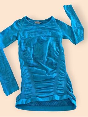 Lululemon Athletic Teal Blue Long Sleeve Active Top with stretch, Ladies Sz S